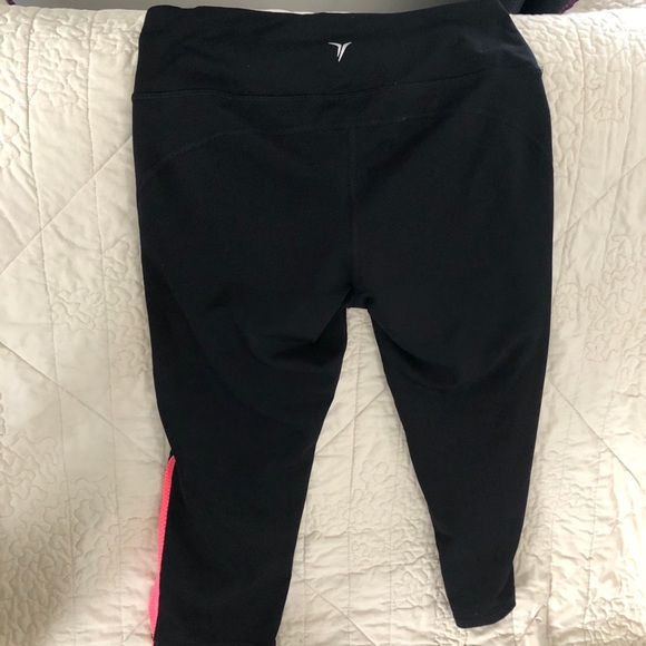 old navy active leggings - Picture 3 of 4